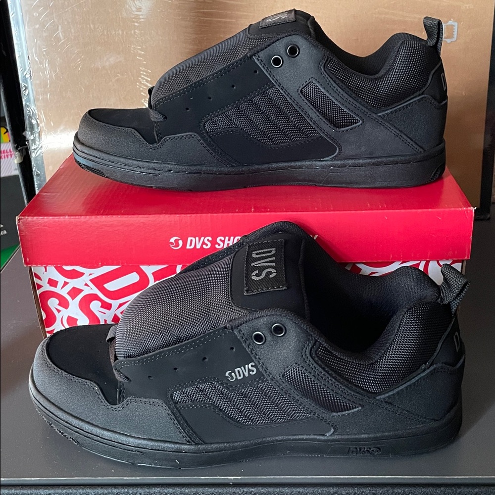 DVS Enduro Heir Men's Black Sneakers - Picture 2 of 5